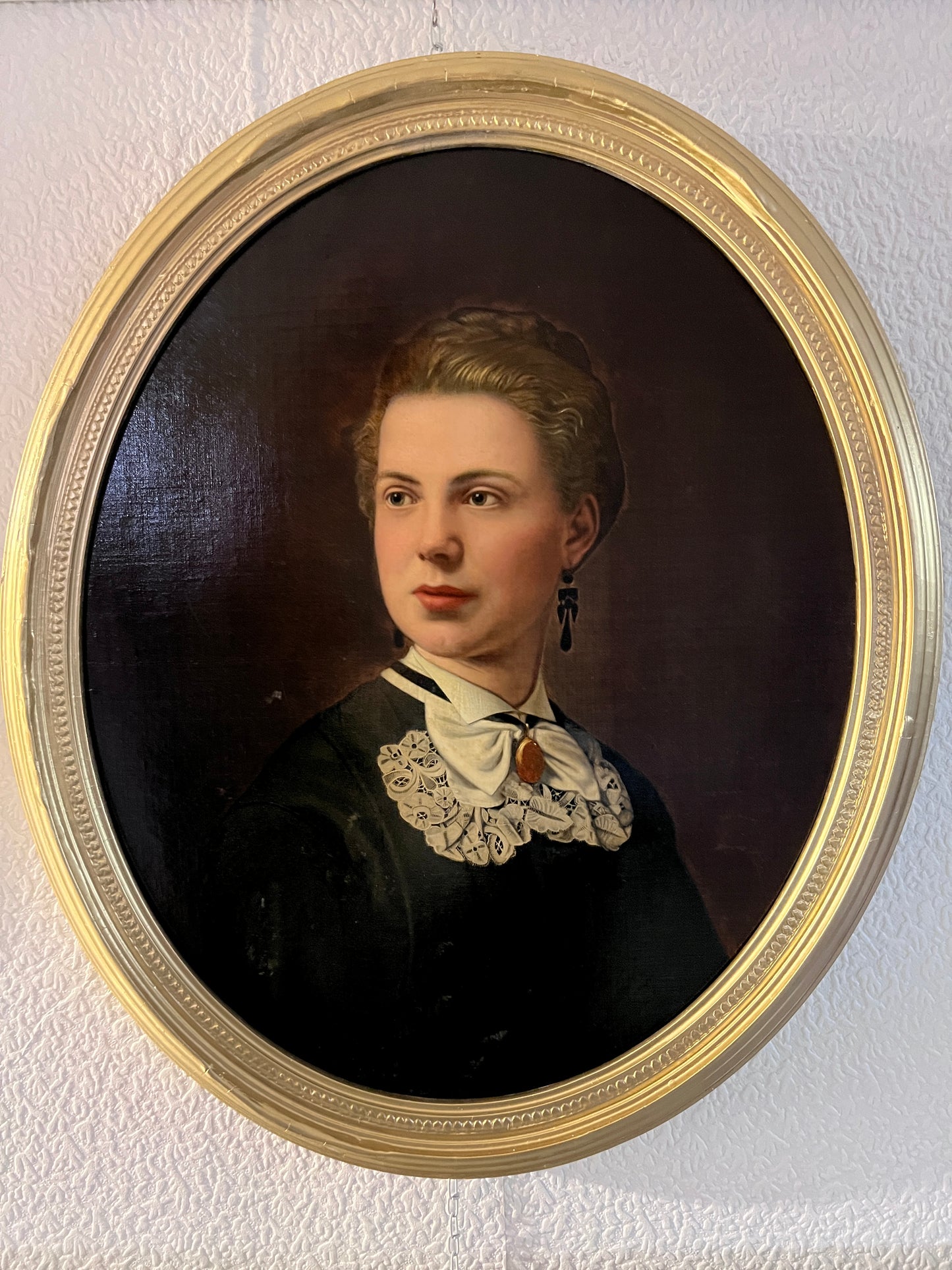 Antique 19th century oil painting on canvas, Female Portrait , Oval Frame
